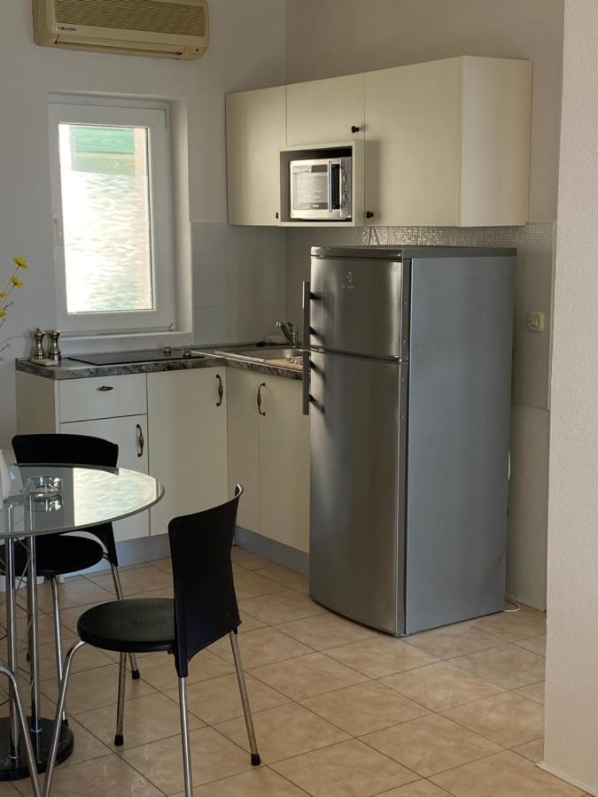 Villa Leo Beach Apartment Подгора Экстерьер фото
